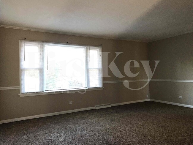 Photo - 752 W Hawley St