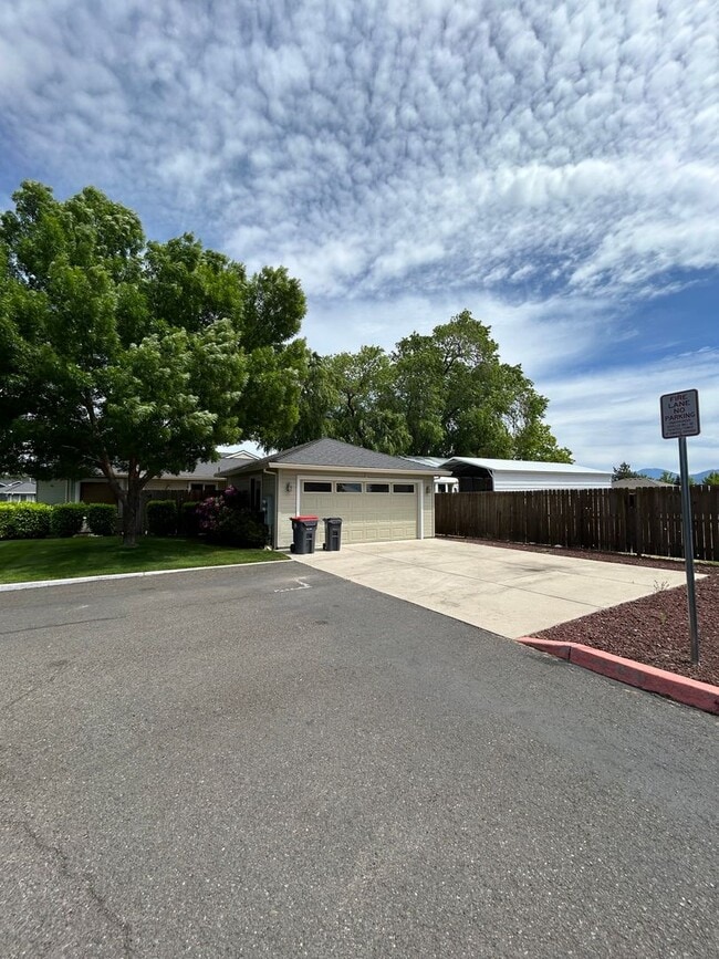 Photo - Coming Soon!!Three Bedroom for lease in Me...