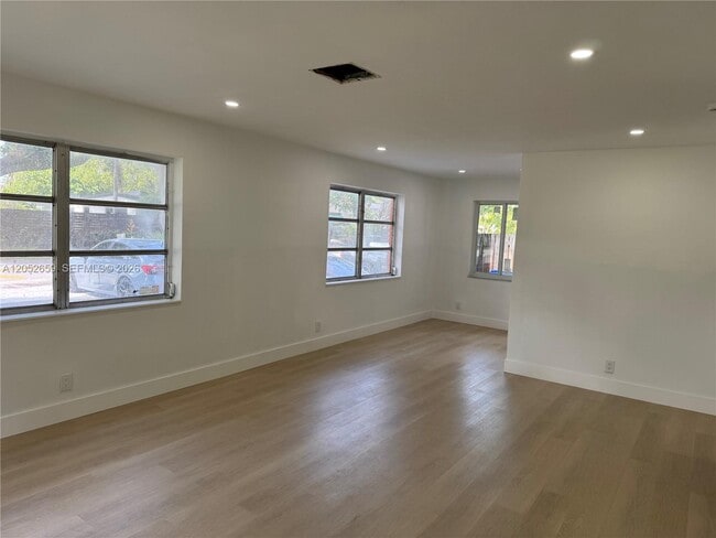 Photo - 890 SW 28th St Unit 1
