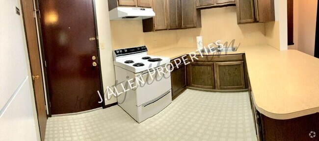 Building Photo - Rarely Available 1 bed, 1 bath Rental