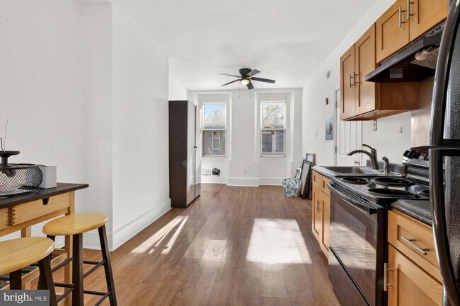 Photo - 1733 W Oxford St Unit 1