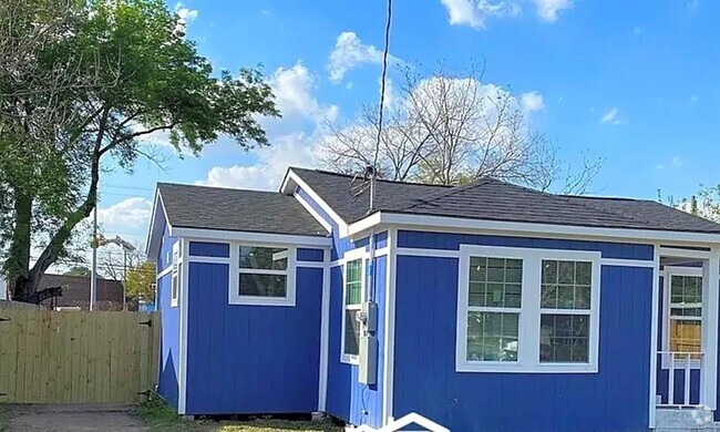 Building Photo - 7023 Myrtle St Rental