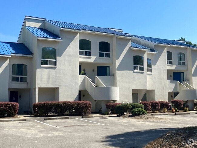 Building Photo - Spacious Condo in the Heart of Calabash Unit 7