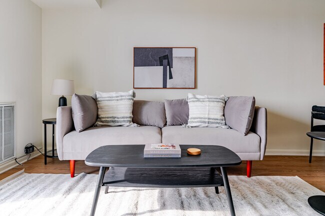 Photo - 4650 Washington Blvd Unit FL4-ID8725A