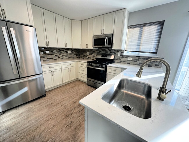 Photo - 924 Clover Ln