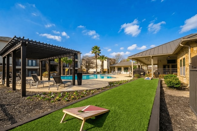 Azul Apartment Homes