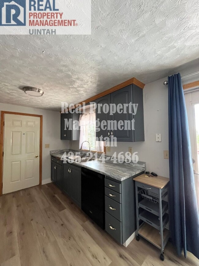 Photo - Beautiful and Cozy 4 Bedroom 3 Bathroom Home