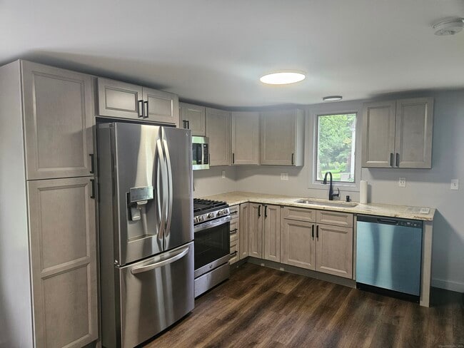 Photo - 382 Flanders Rd