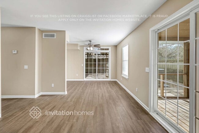 Photo - 108 Solway Ct