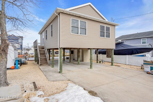 Photo - 227 Cedar Dr