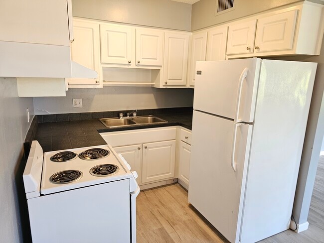 Photo - Fountain Court Apartments