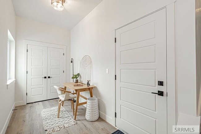 Photo - 676 E Court St