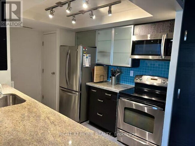 Photo - 1001 Bay St. Unit 919