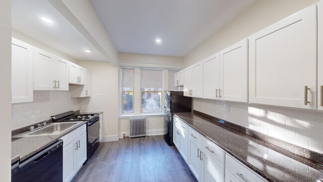 Building Photo - 1789 Beacon St Rental