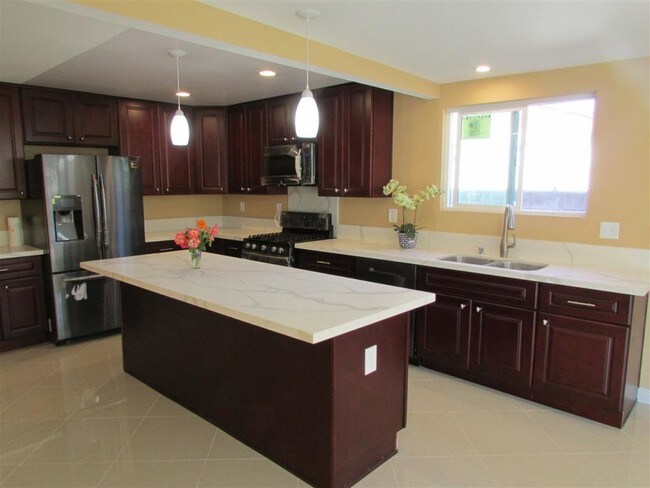 Photo - 8050 Columbus St