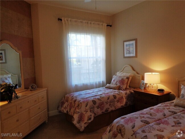 Building Photo - 562 Avellino Isles Cir Unit 102 Rental