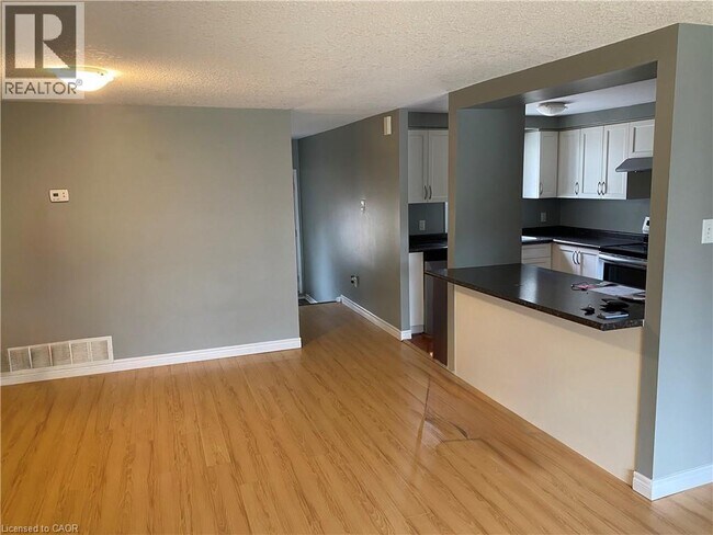 Photo - 65 Glamis Rd