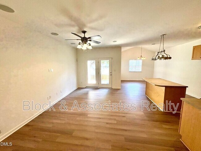 255 Plaza Dr
