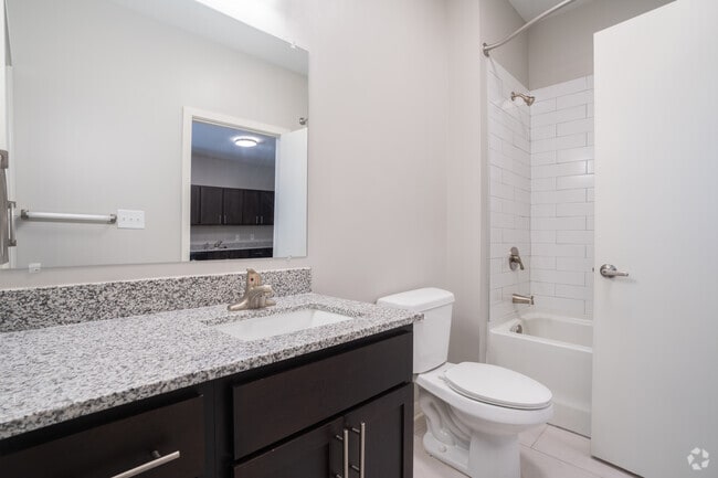 1BR, 1BA - 666SF - Bathroom