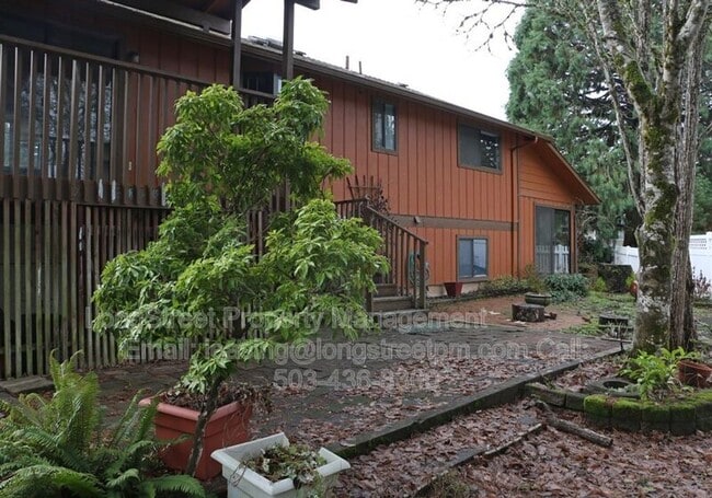 Building Photo - 1692 SW Reed Pl