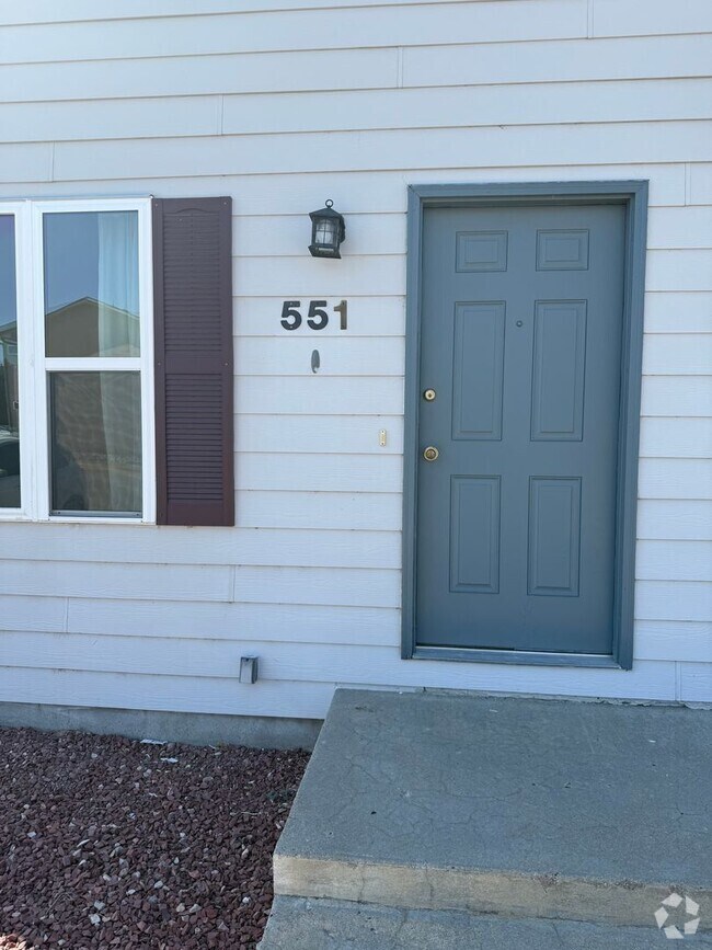 Building Photo - Two bedroom, one and half bath townhouse! ...