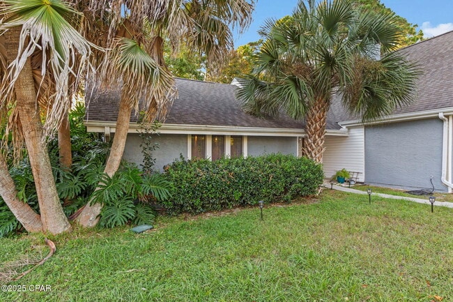 Photo - 301 Fairway Blvd