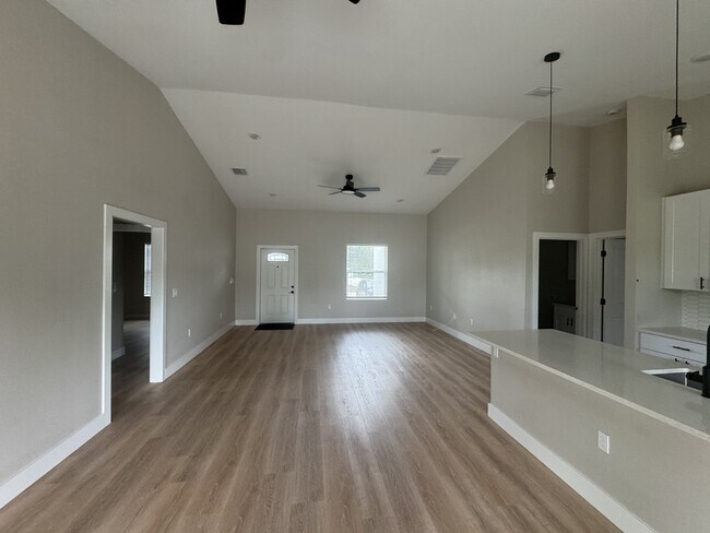 Photo - 16475 Mc Laury Ave