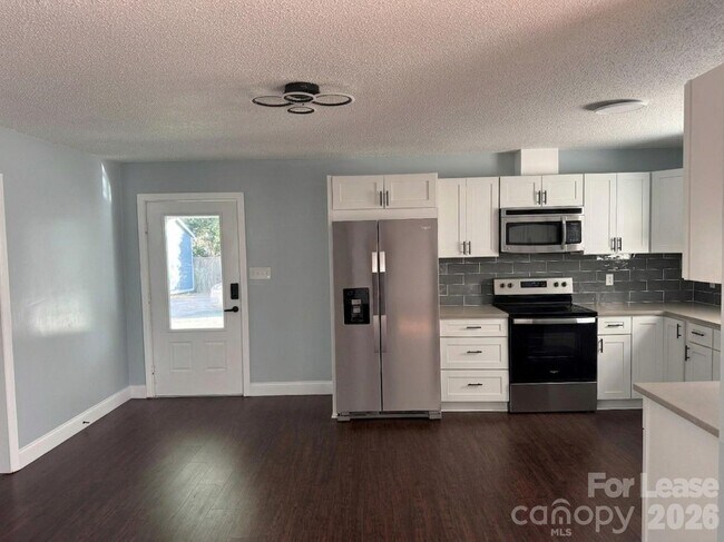 Photo - 4488 Giles Ave