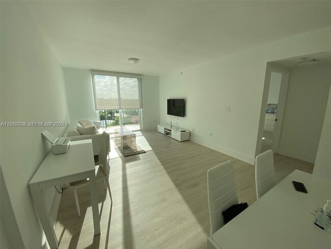 8888 Collins Ave Unit 512