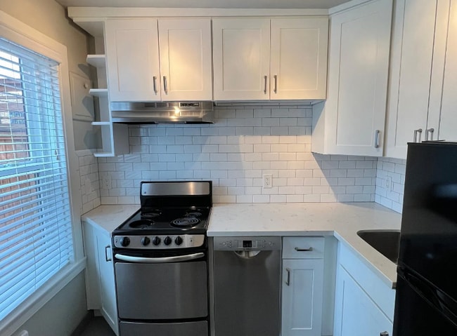 Photo - 421 Summit Ave E