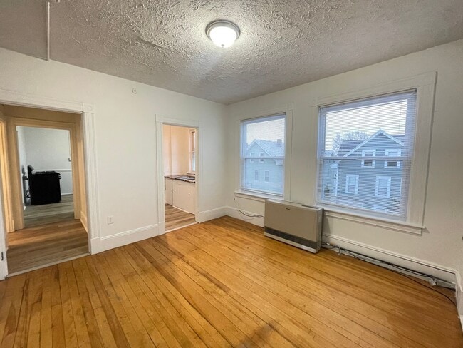 Photo - 457 Beech St Unit 3