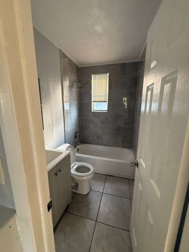 Photo - 1614/1616 W 3rd St.