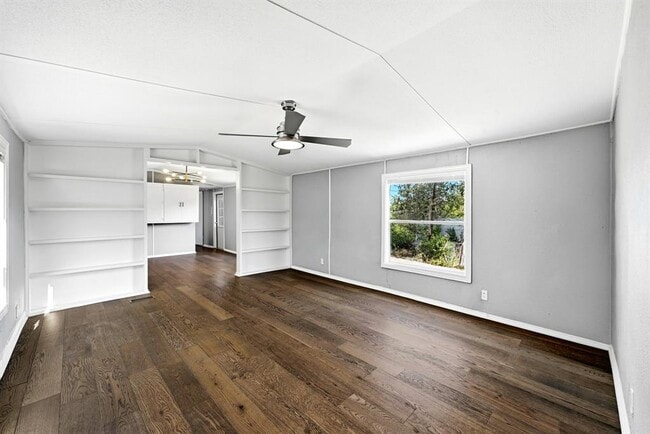 212 Greenfield Rd