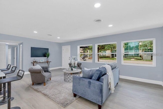 101 S Lakemont Ave
