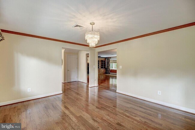 Photo - 929 Woburn Ct