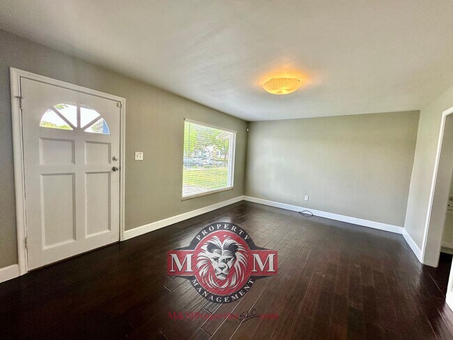 Photo - Great 4 Bd Home in Murray