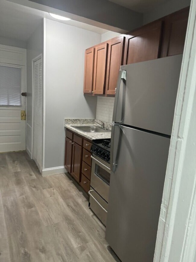 Photo - 1124 16th St NE Unit 3