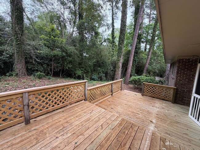 Photo - 535 Godfrey Ln