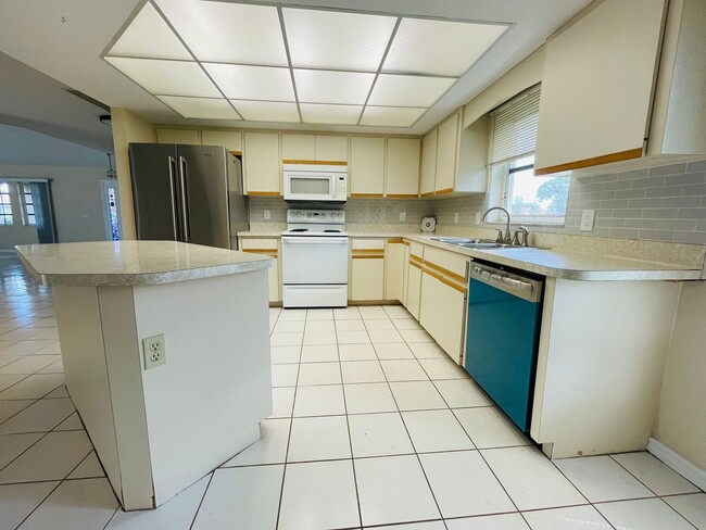 Photo - **DEEP CREEK, 3/2/2 POOL HOME**