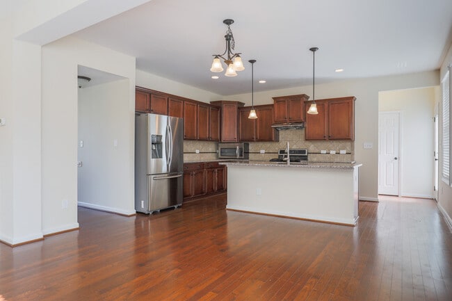 Photo - 1503 Hemlock Hill Dr