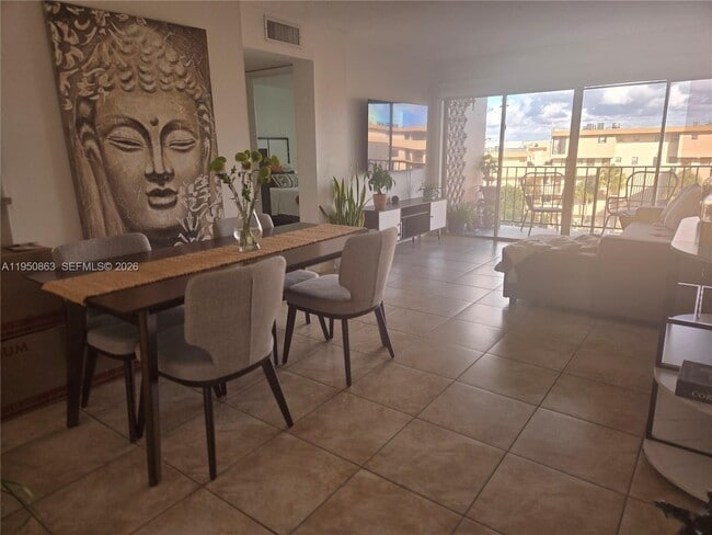 Photo - 8889 Fontainebleau Blvd Unidad 501