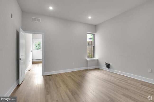 Building Photo - 5017 Baltimore Ave Unit 101 Rental
