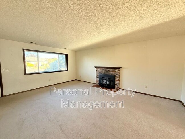 Photo - 16121 SE 3rd St