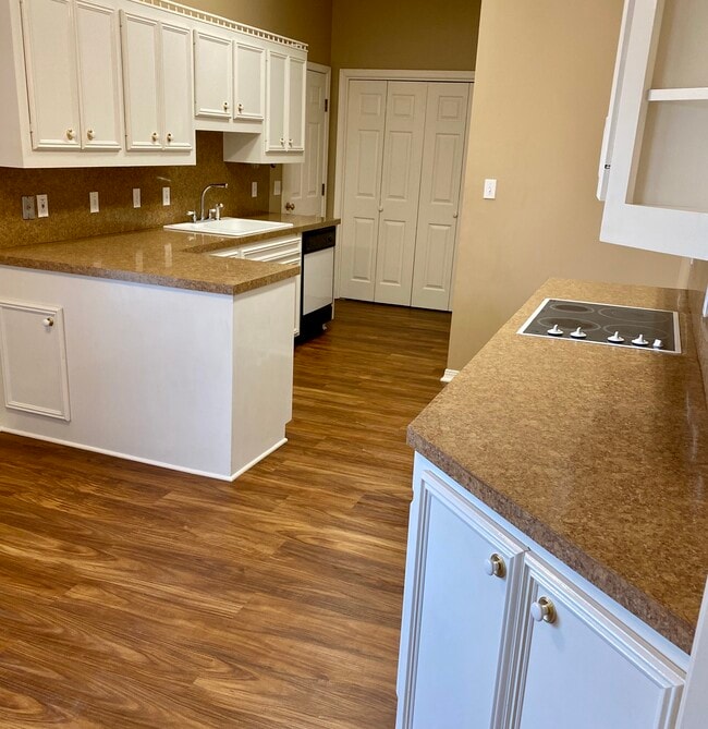 Photo - 7842 Millicent Cir