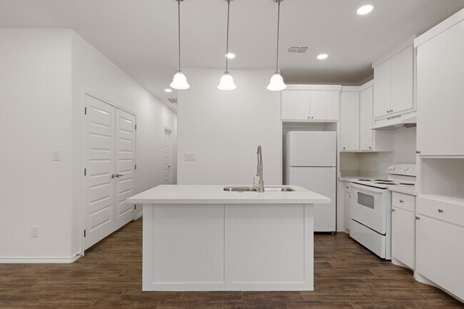 Photo - 2323 N Valley Cir