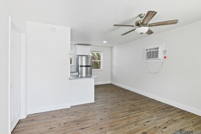 Photo - 210 Centerville St NE Unidad 1