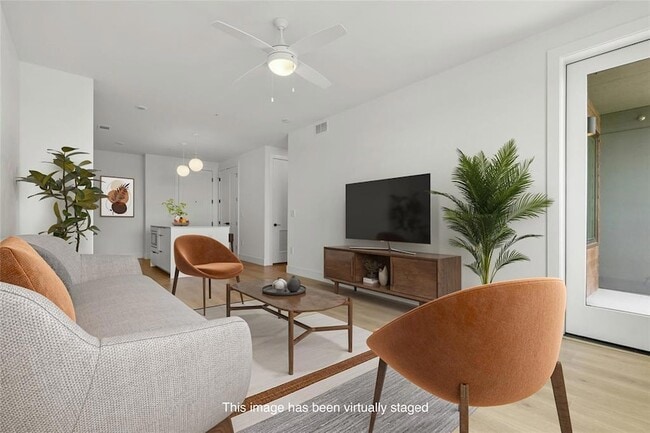 Photo - 1701 Simond Ave Ave Unidad 642