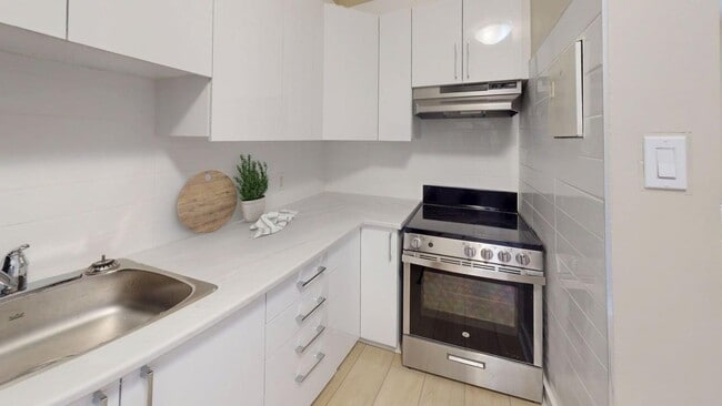 Building Photo - Arbor Village - 1030 & 1040 Hollington