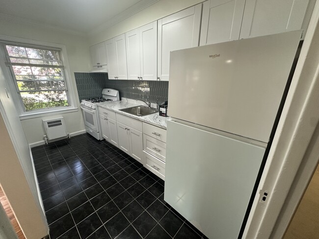 Photo - 90 Millburn Ave Unidad 1