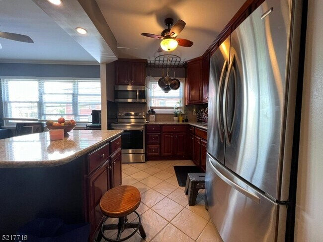 Photo - 100 Luttgen Pl Condo